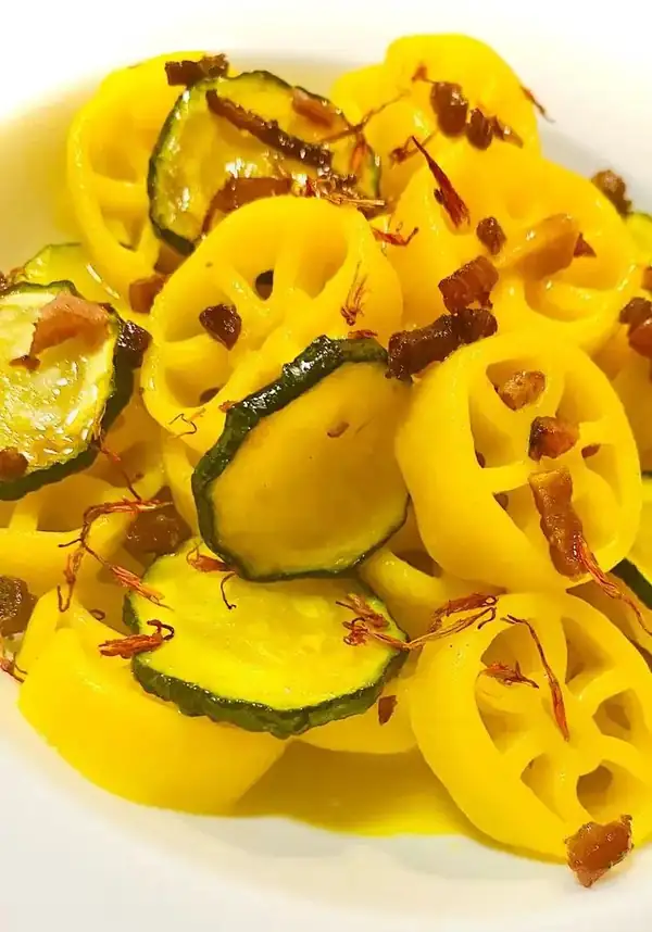 WHEELS WITH SAFFRON CREAM, COURGETTES AND CRISPY RAW HAM