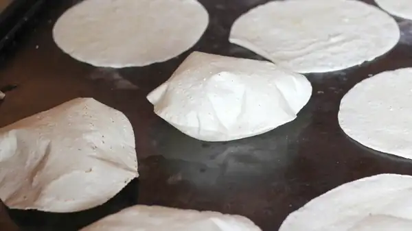 La técnica clave para lograr tortillas caseras más esponjosas