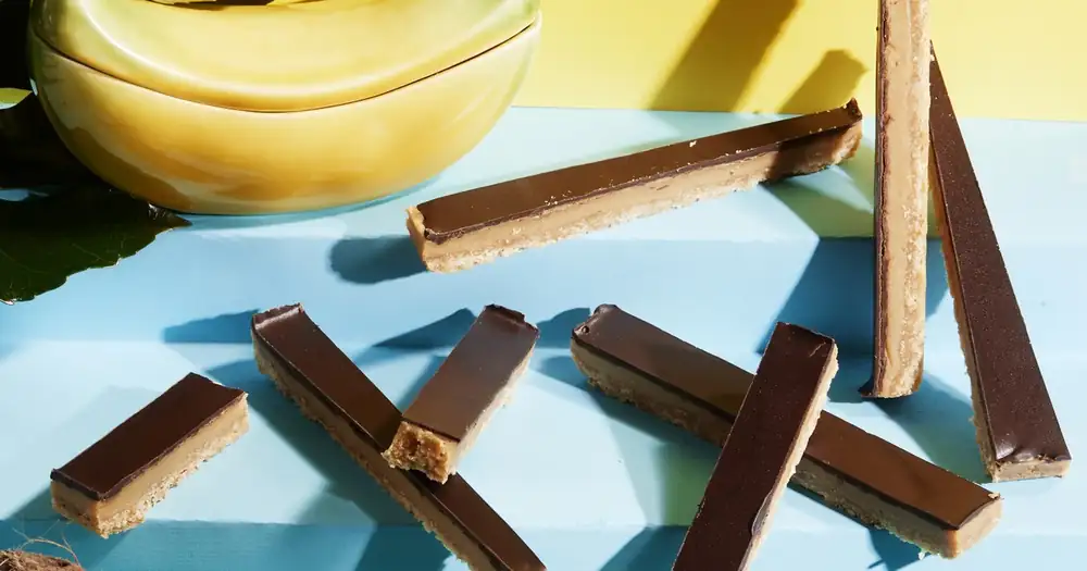 Millionaire caramel slices