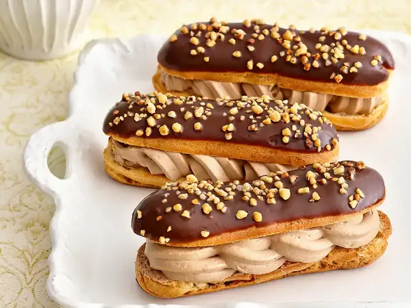Recipe for eclairs with mocha cream