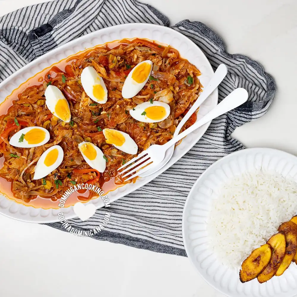 Bacalao con Repollo [Video+Recipe] Codfish with Cabbage