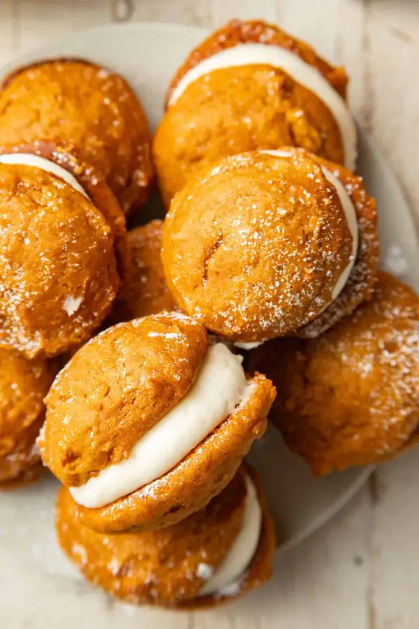 Vegan Pumpkin Whoopie Pies