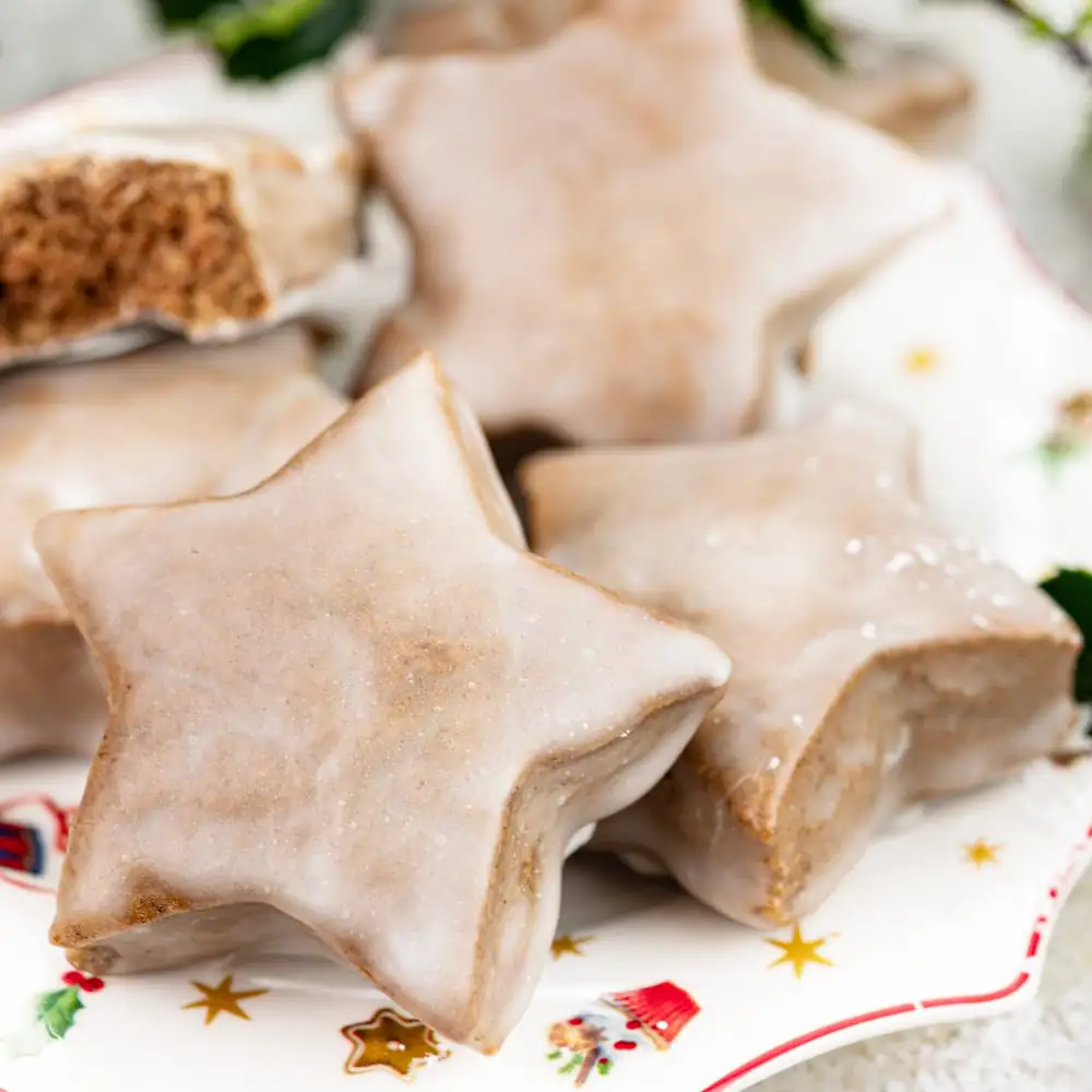 Vegan gingerbread cookies