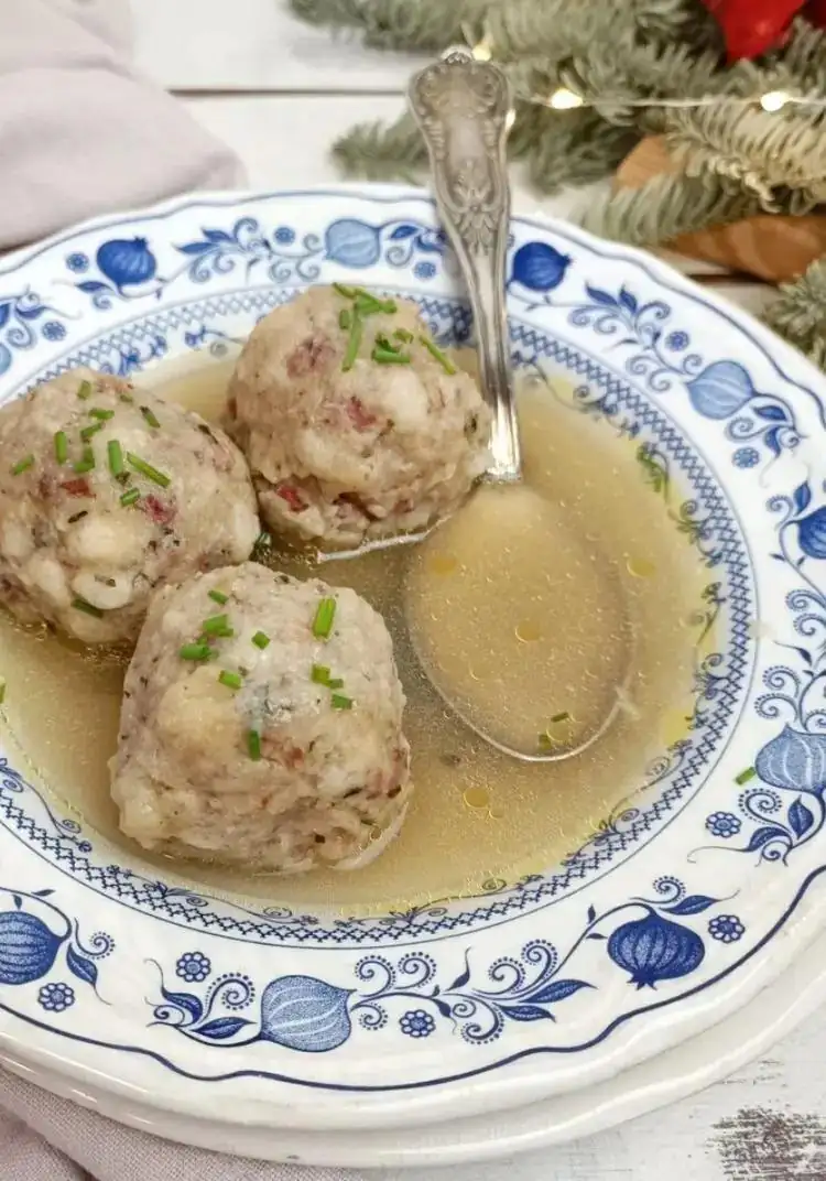 SPECK DUMPLINGS IN MEAT BROTH