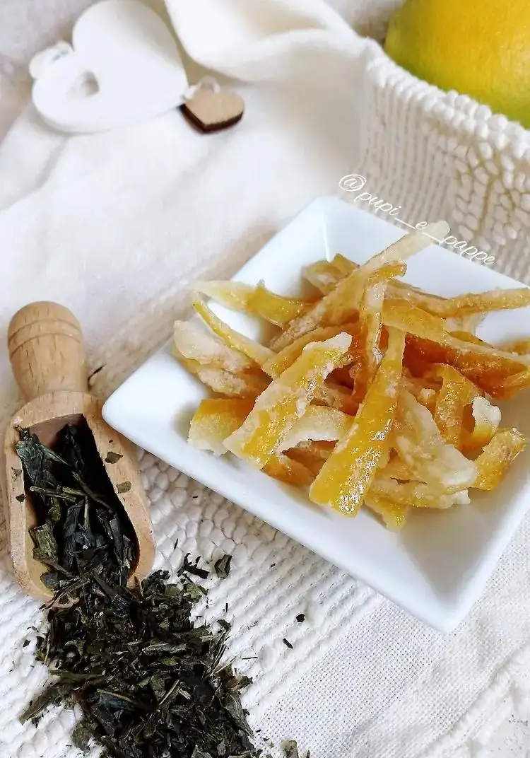 Green tea lemon peels