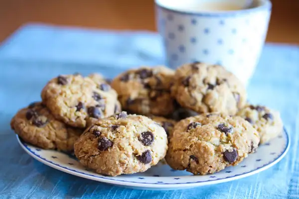 Oatmeal cookies with chocolate