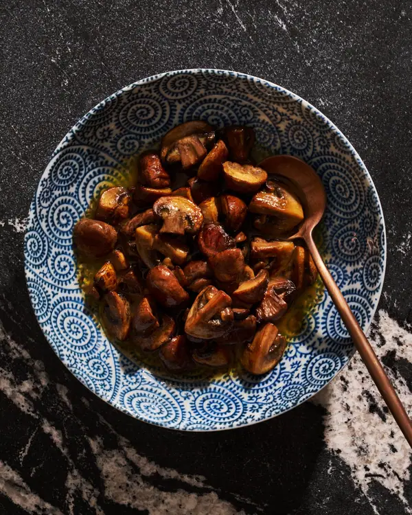 Receta de champiñones salteados con salsa koji