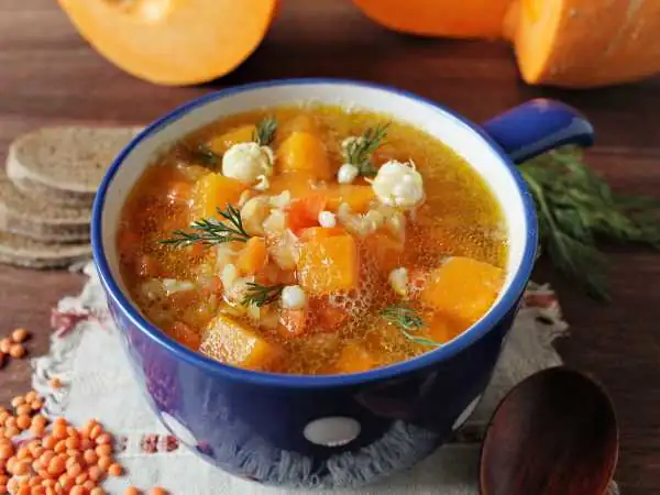Pumpkin and lentil soup