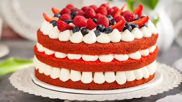 What Exactly Defines A 'Naked Cake'?