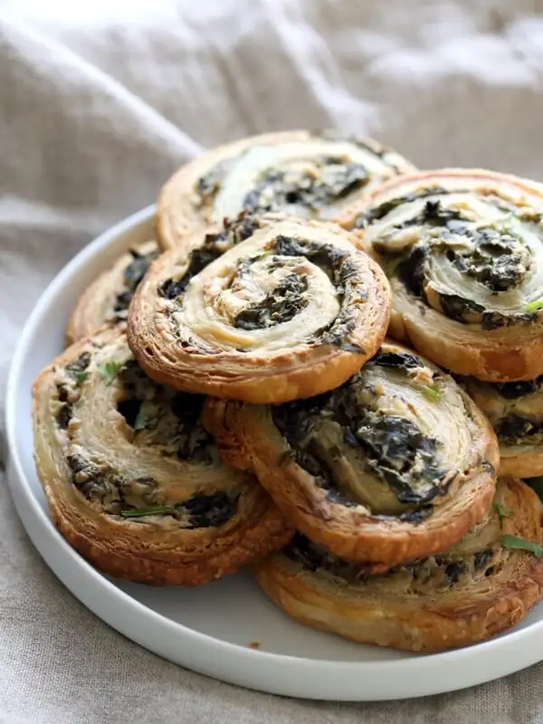 Vegan Spinach Pinwheels with Cream Cheese