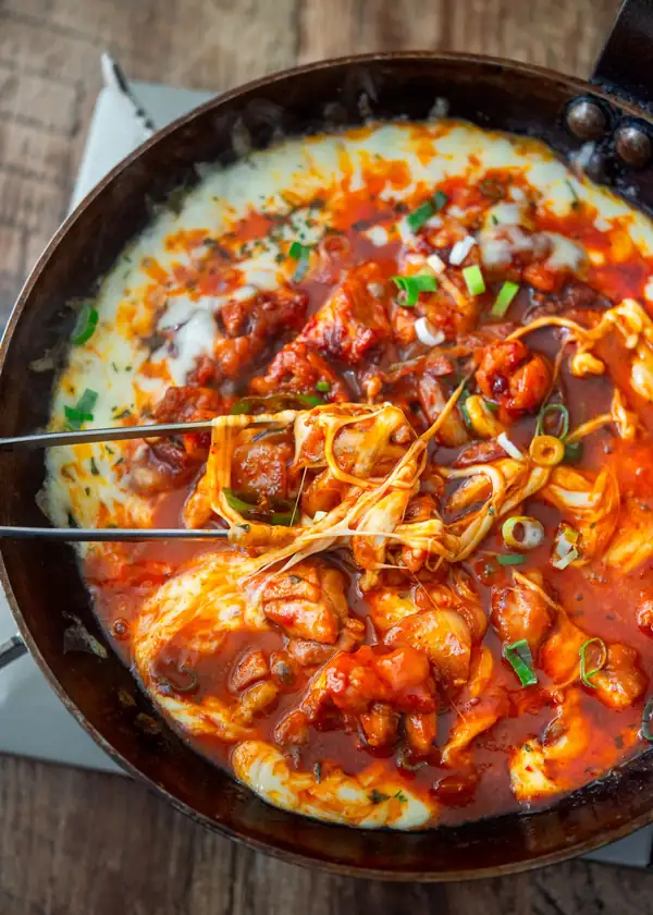 Hot Cheese Buldak Recipe (Korean Fire Chicken)