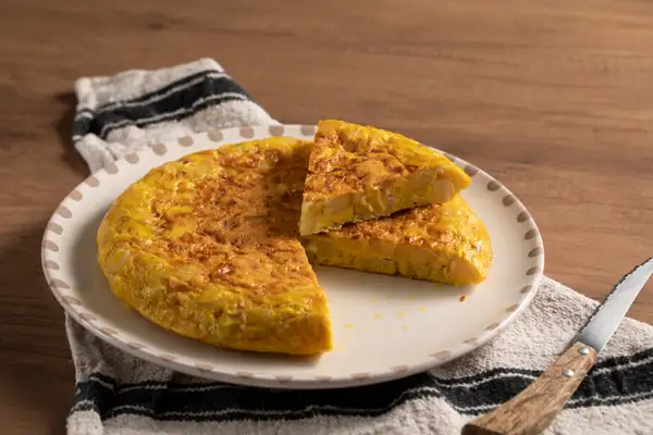 Tortilla de patatas, un bocado y estarás de vuelta en España y otras recetas de ensueño