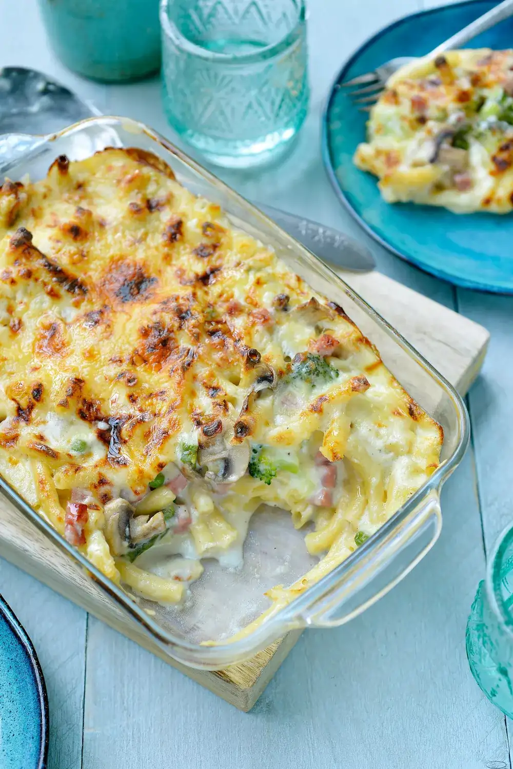 Macaroni with cheese, ham, and lots of vegetables