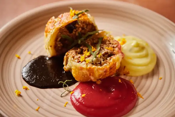 Puff pastry stuffed with tofu meatballs