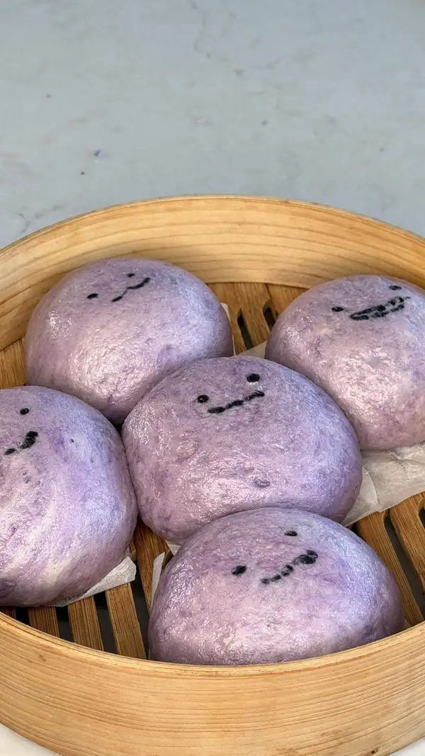 Bollos de ube al vapor (suaves y esponjosos)