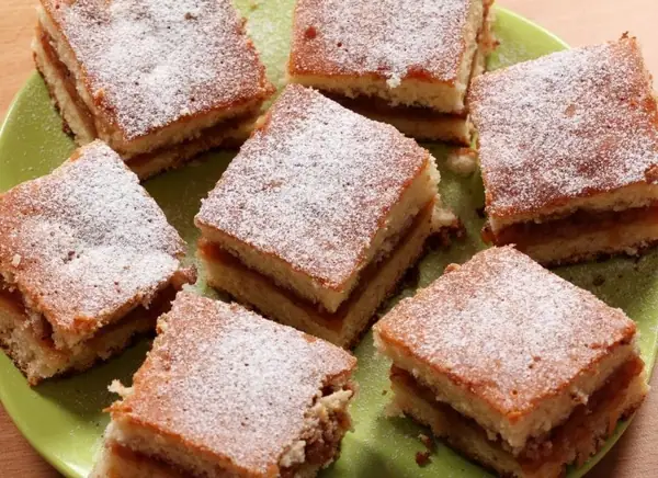 Romanian Apple Pie (Placinta cu Mere)