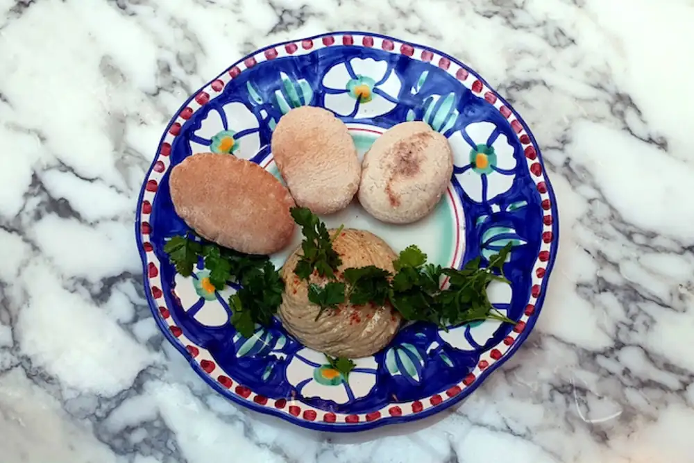 Recipe for blond lentil hummus, parsley oil, Lebanese bread