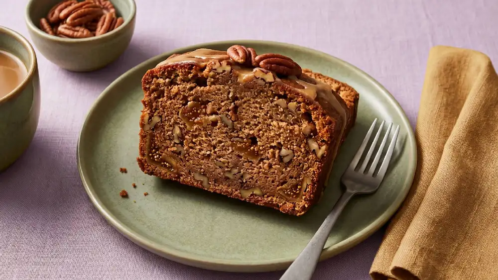 Para la mesa de centro de otoño: pastel de higos dulces y nueces pecanas