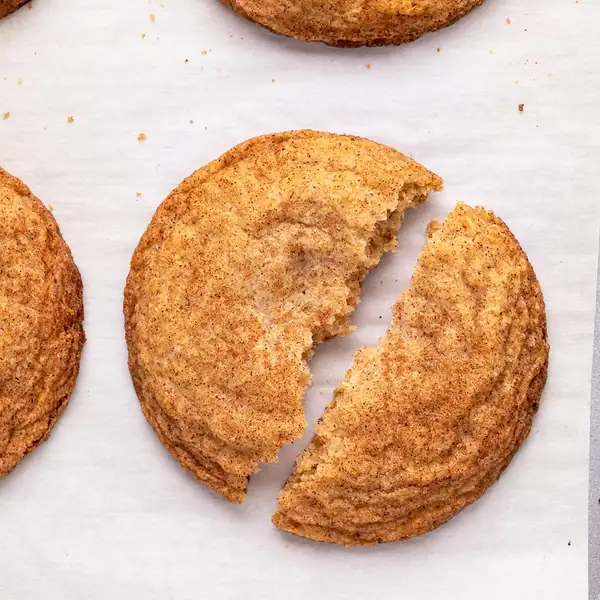 Galletas snickerdoodles sin gluten (suaves y crujientes)