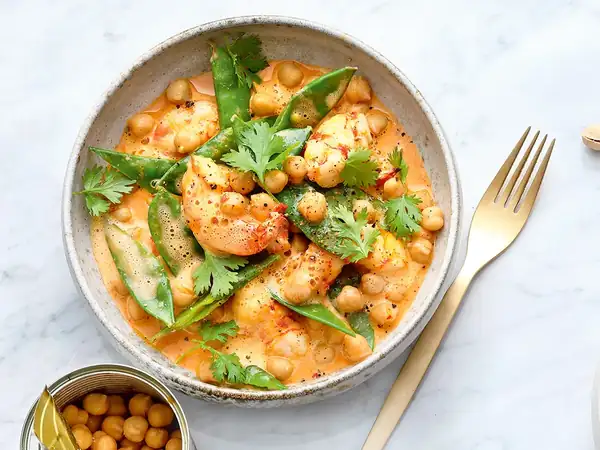 Chickpea curry with shrimp and snow peas