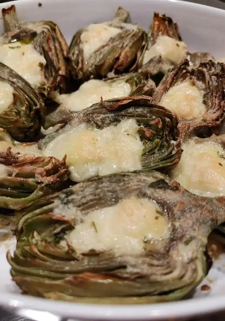 Baked artichokes au gratin