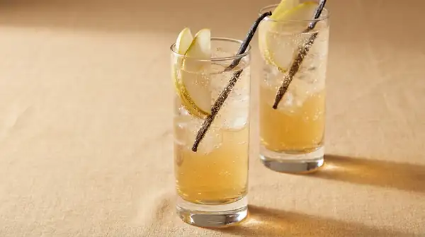 Autumnal Gin Fizz with pear and vanilla