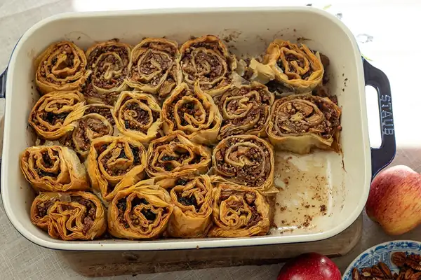 Apple Pecan Baklava Scrolls (Saragli Style)
