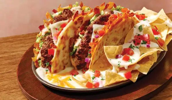 Applebee's lanza la nueva hamburguesa OM-Cheese-adilla