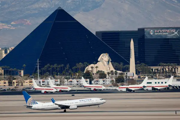 Where to Eat at Harry Reid International Airport (LAS) in Las Vegas