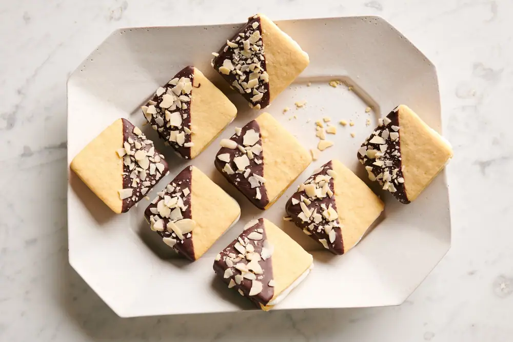 Limonettas (galletas argentinas de limón con chocolate y almendras)
