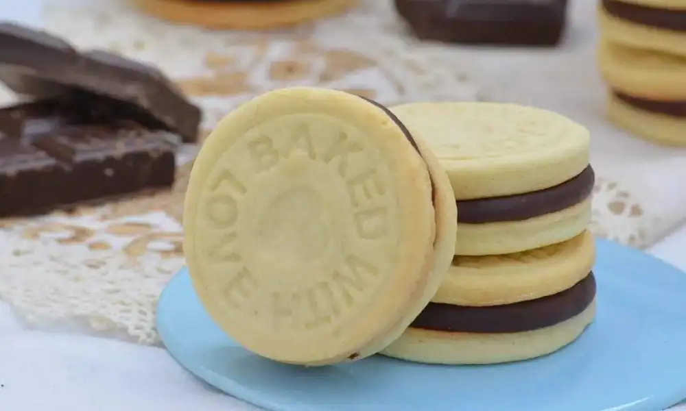 Mascarpone & Chocolate Sandwich Cookies