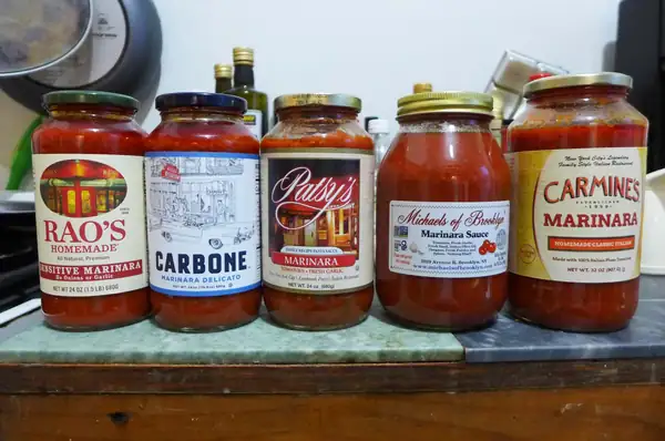 ¿Qué restaurante italiano de Nueva York vende la mejor salsa roja?