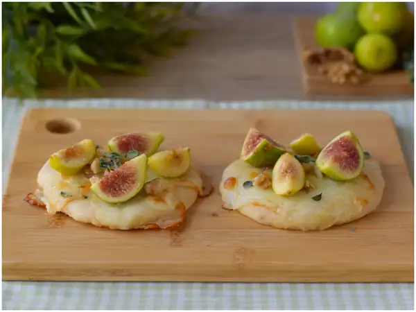 Fig pizzas