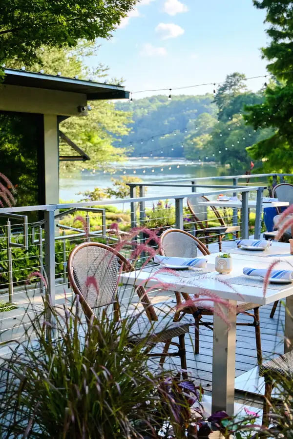 Best Restaurants With Gorgeous Views of the River