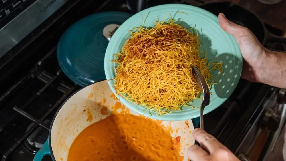 Fríe tu pasta en la sartén