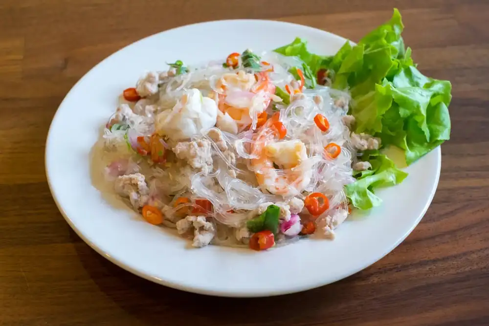 Receta de ensalada de fideos de celofán o Yum Woon Sen