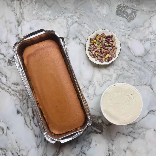 Pistachio ice cream cake