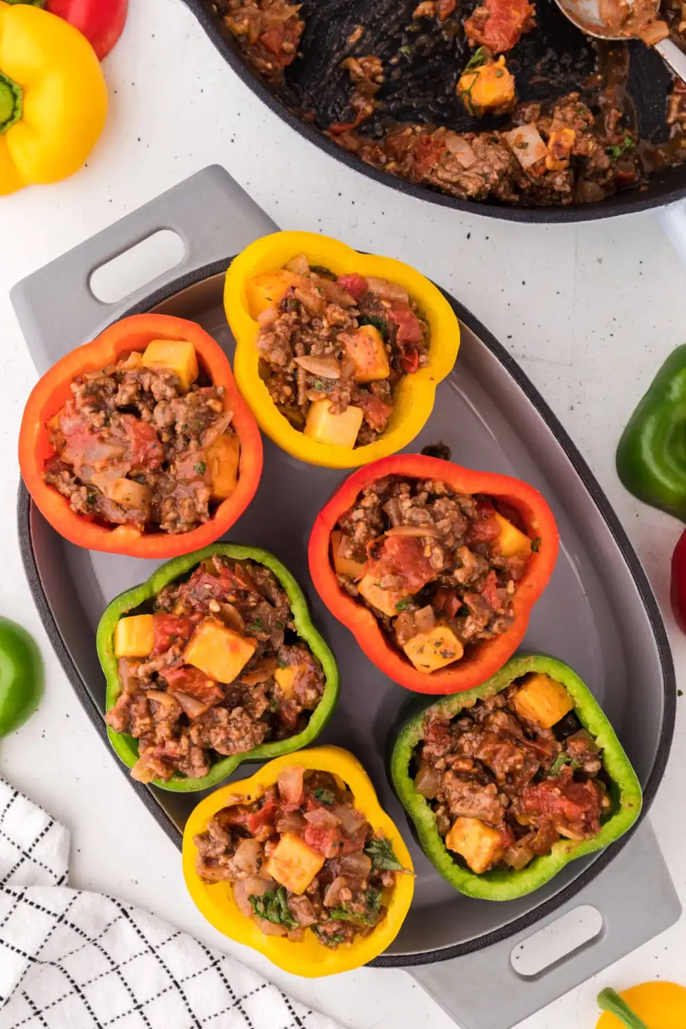 ¡Estos pimientos rellenos de carne son sorprendentemente deliciosos y fáciles de preparar!