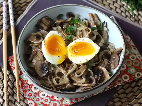 Recipe: Rice noodles, mushrooms and soft-boiled egg