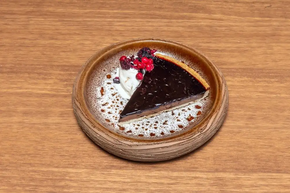 Delicious date cheesecake