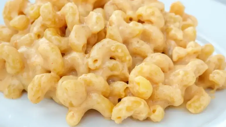 Why Mustard Powder Is One Of The Best Spices For Your Mac And Cheese