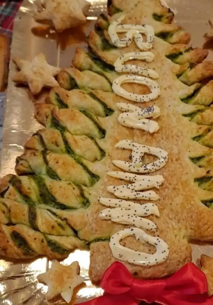 Árbol de hojaldre de ricotta y espinacas