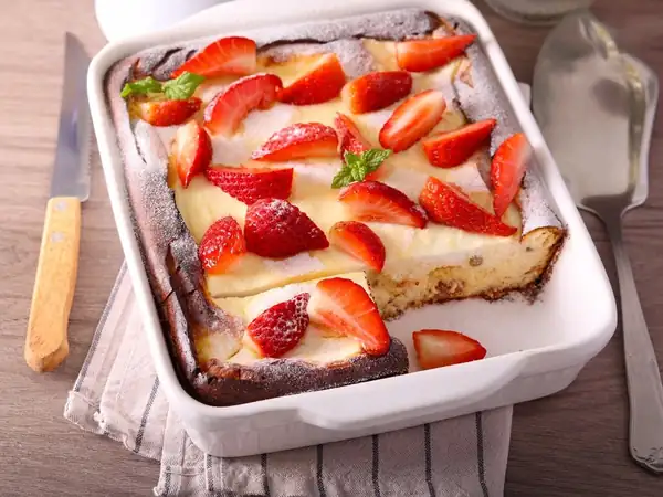 Receta de requesón al horno con pasas y fresas
