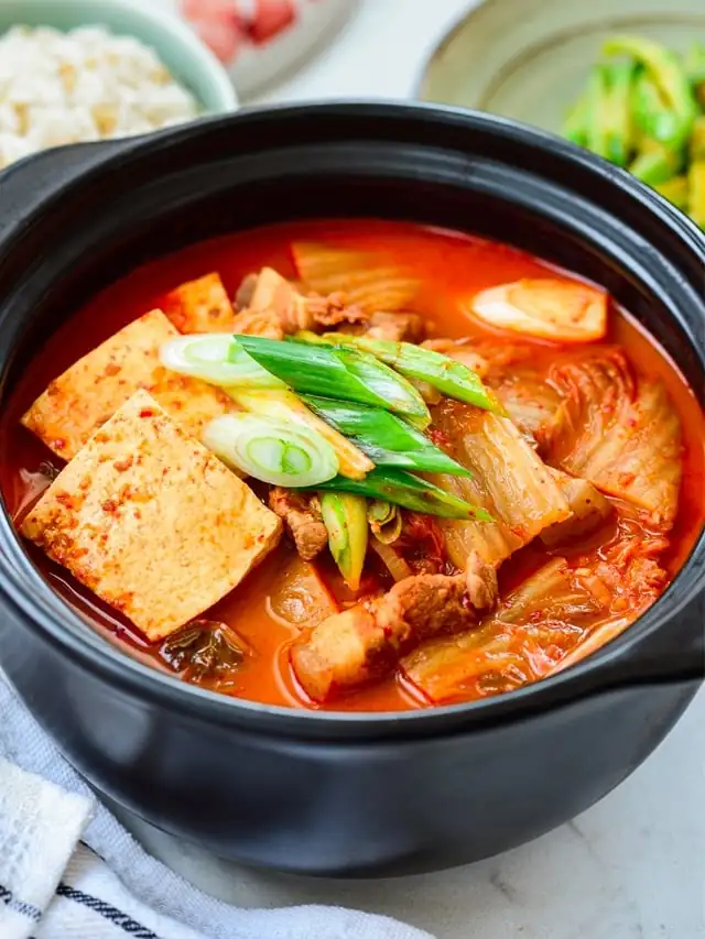 Kimchi jjigae (estofado de kimchi)