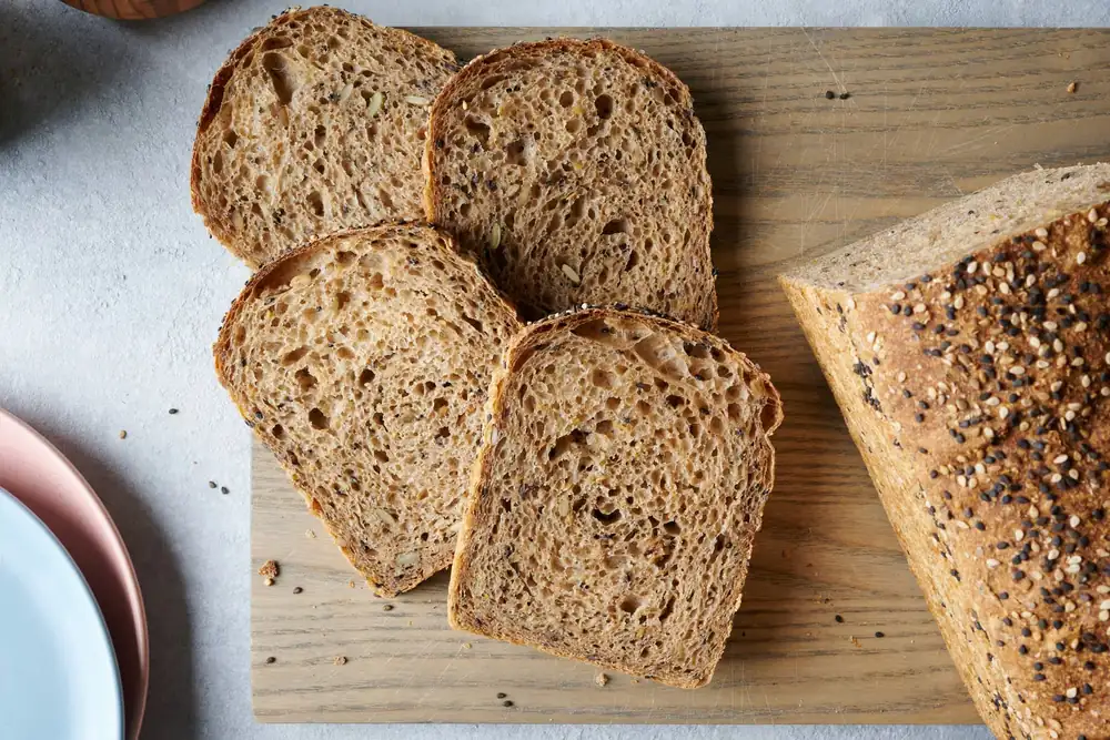 Receta de pan de masa madre con semillas y alto contenido en fibra (con vídeo)