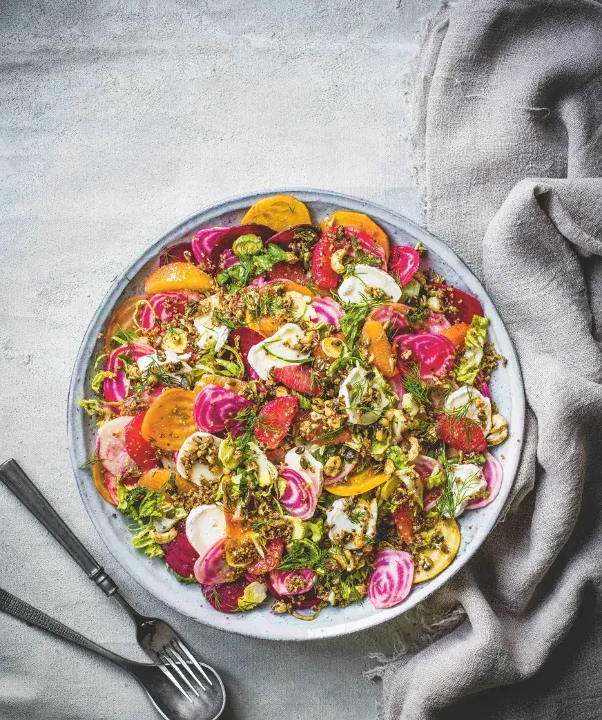 Salad with beets, citrus and goat cheese