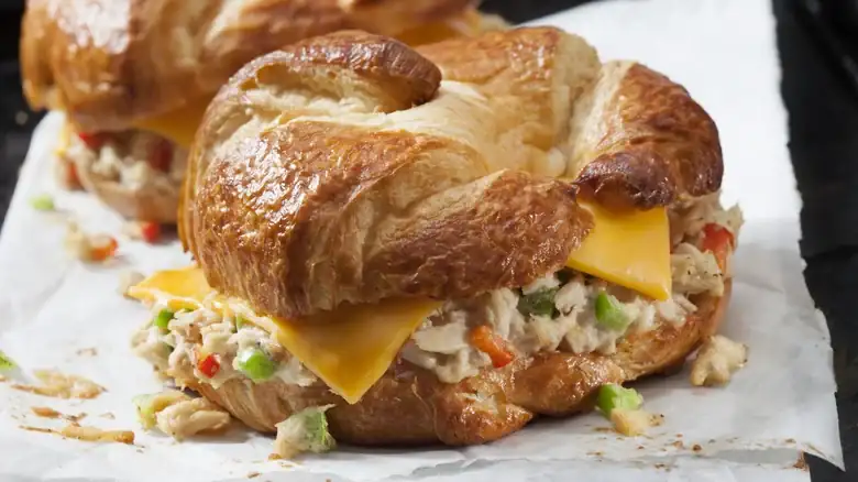 The Best Cheese To Use For A Classic Tuna Melt