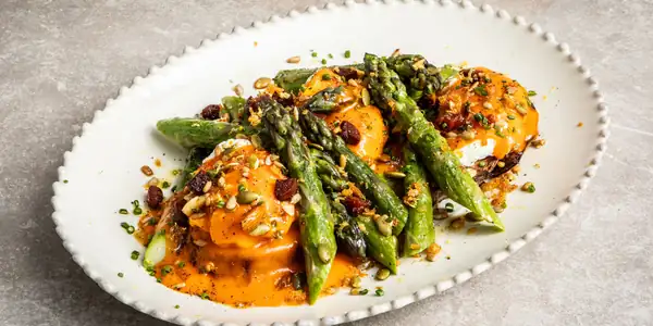 Poached Eggs, Asparagus And Chorizo Hollandaise Recipe