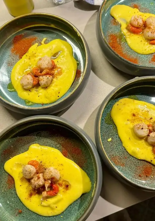 Scallops on saffron potato cream