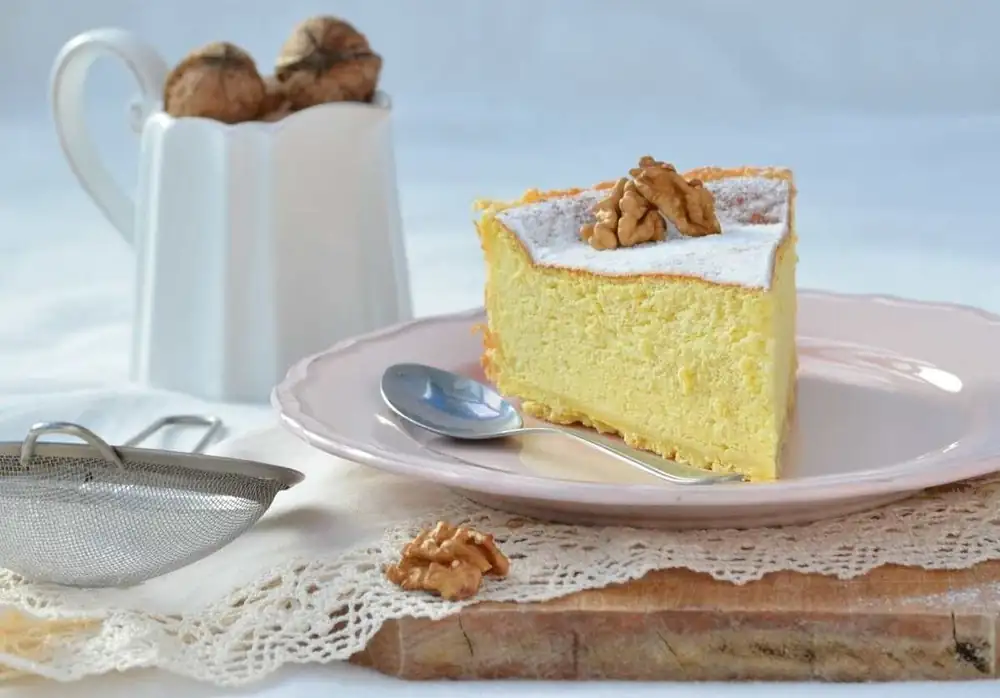 Paska Bread with Sour Cream
